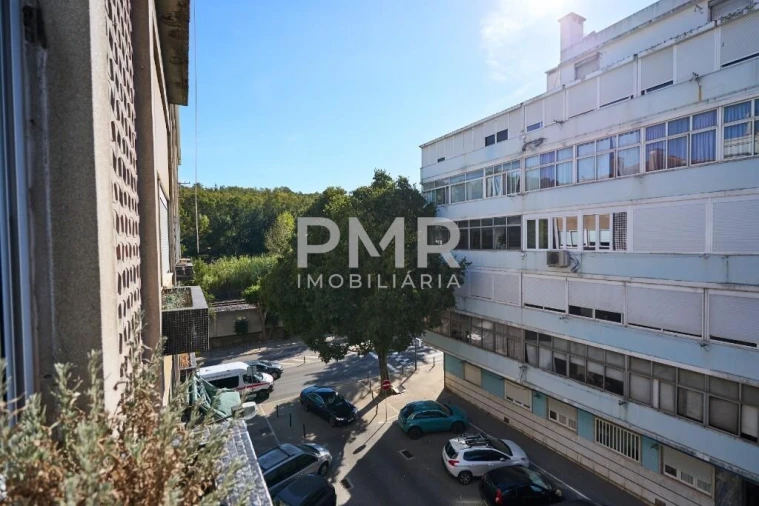Apartamento T2 para Venda em Benfica Foto 19