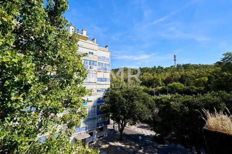 Apartamento T2 para Venda em Benfica Foto 22