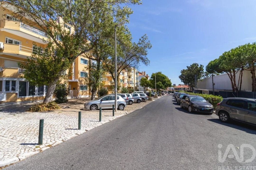 Apartamento T2 para Venda em Carcavelos e Parede Foto 4