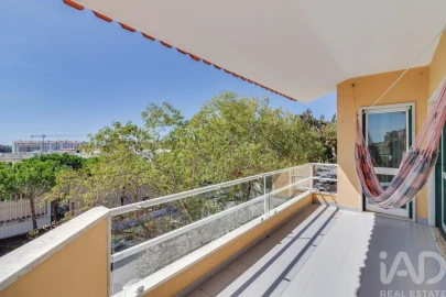 Apartamento T2 para Venda em Carcavelos e Parede