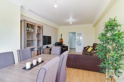 Apartamento T2 para Venda em Carcavelos e Parede