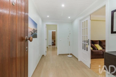 Apartamento T2 para Venda em Carcavelos e Parede