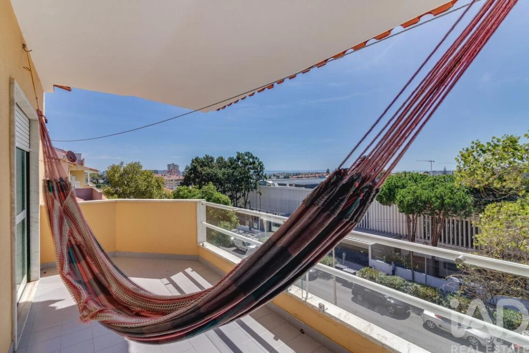 Apartamento T2 para Venda em Carcavelos e Parede Foto 1