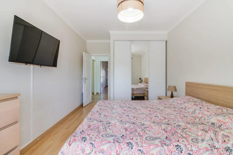 Apartamento T2 para Venda em Carcavelos e Parede Foto 18