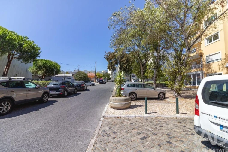 Apartamento T2 para Venda em Carcavelos e Parede Foto 5