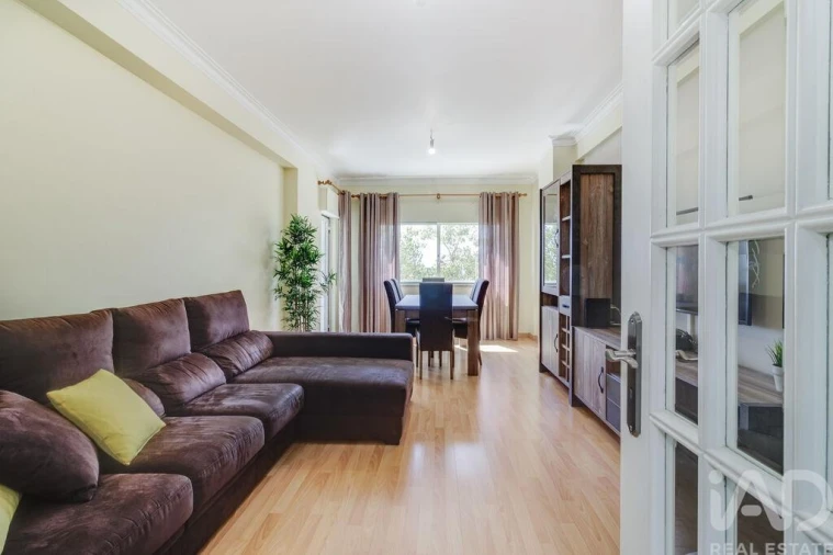 Apartamento T2 para Venda em Carcavelos e Parede Foto 8