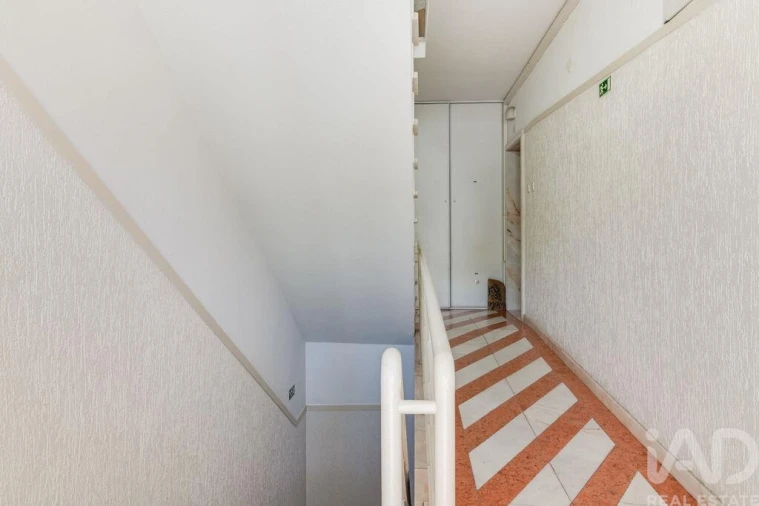 Apartamento T2 para Venda em Carcavelos e Parede Foto 26