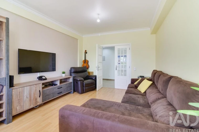 Apartamento T2 para Venda em Carcavelos e Parede Foto 6