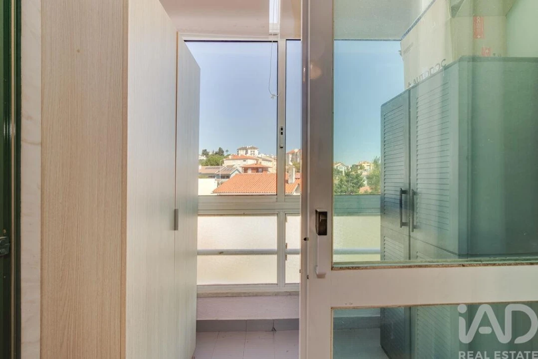 Apartamento T2 para Venda em Carcavelos e Parede Foto 16