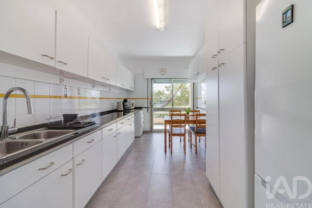 Apartamento T2 para Venda em Carcavelos e Parede Foto 14