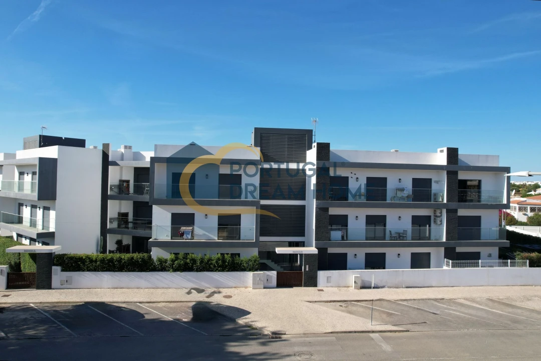 Apartamento T2 para Venda em Ferreiras Foto 1
