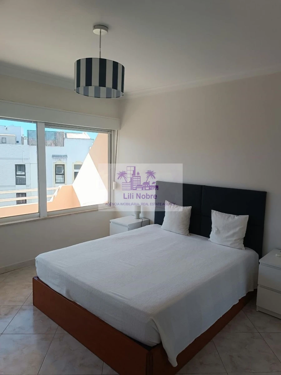 Apartamento T2 para Venda em Quarteira Foto 11