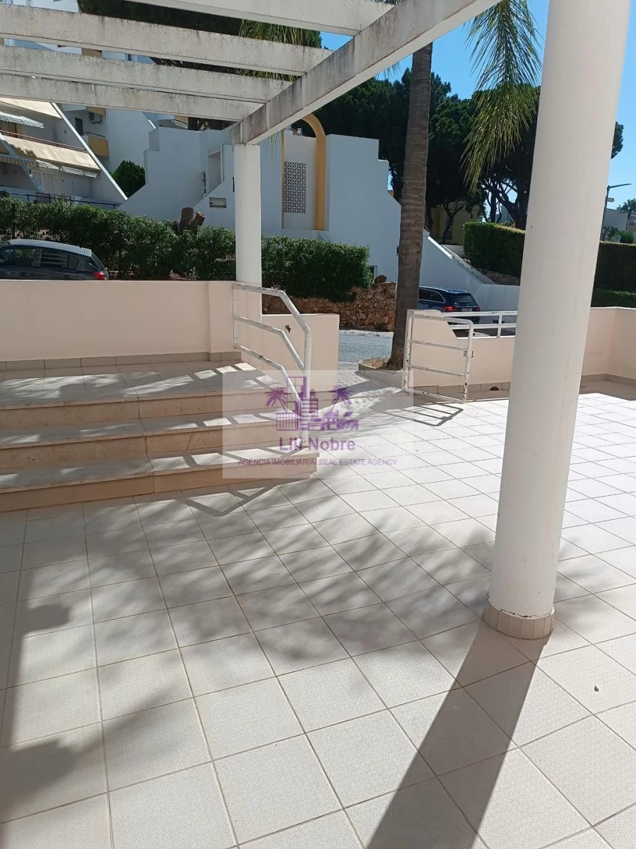 Apartamento T2 para Venda em Quarteira Foto 19