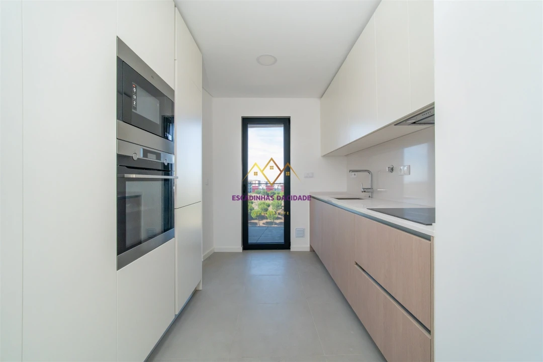 Apartamento T2 para Venda em Carnaxide e Queijas Foto 1