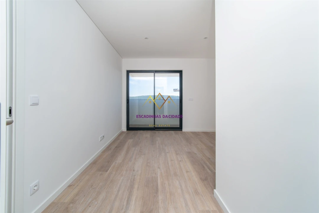 Apartamento T2 para Venda em Carnaxide e Queijas Foto 19