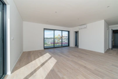 Apartamento T2 para Venda em Carnaxide e Queijas