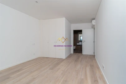 Apartamento T2 para Venda em Carnaxide e Queijas