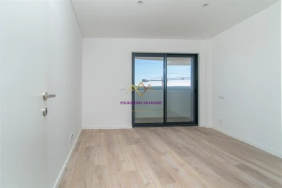 Apartamento T2 para Venda em Carnaxide e Queijas