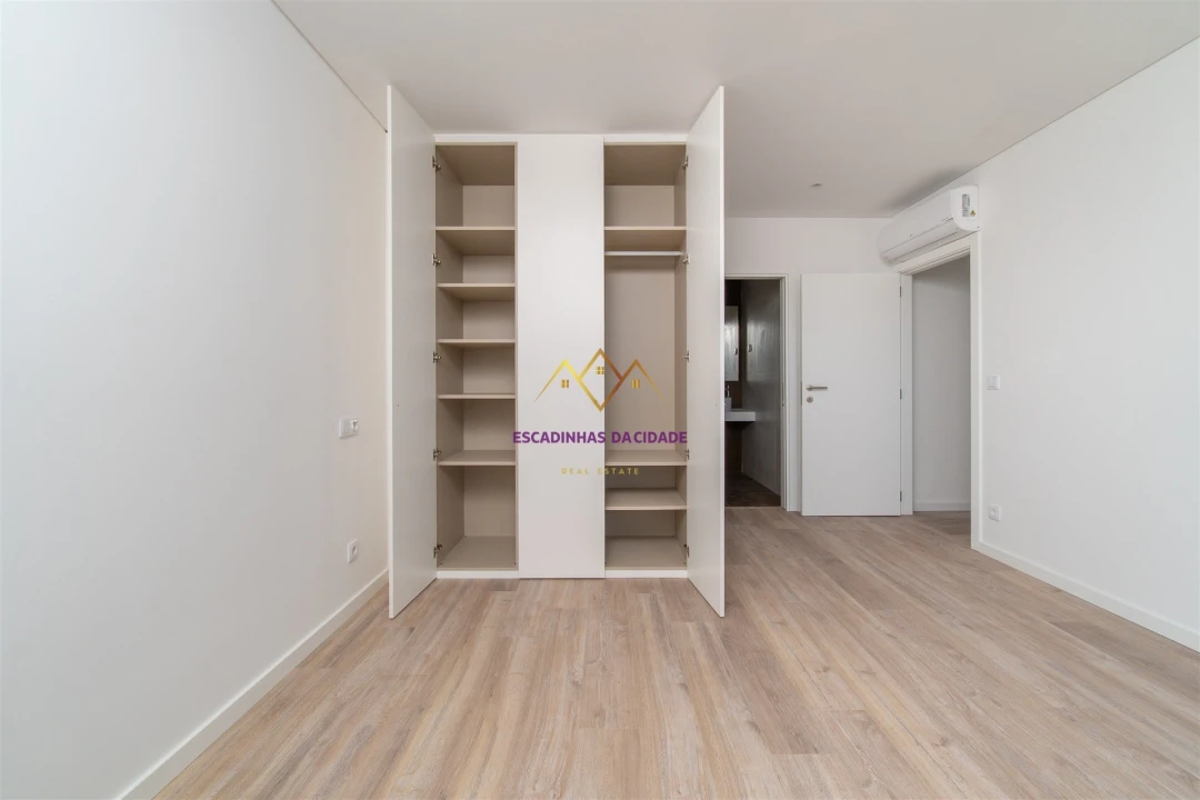 Apartamento T2 para Venda em Carnaxide e Queijas Foto 14