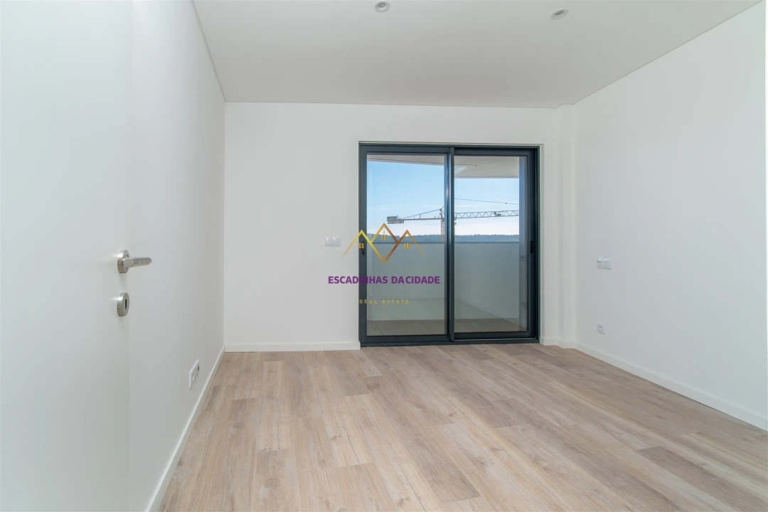 Apartamento T2 para Venda em Carnaxide e Queijas Foto 23