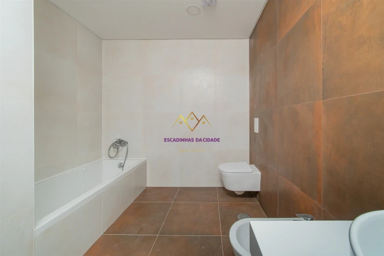 Apartamento T2 para Venda em Carnaxide e Queijas Foto 18