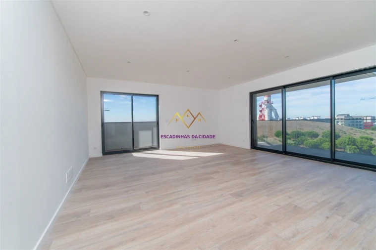Apartamento T2 para Venda em Carnaxide e Queijas Foto 2
