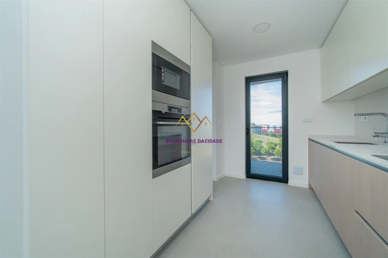 Apartamento T2 para Venda em Carnaxide e Queijas Foto 7