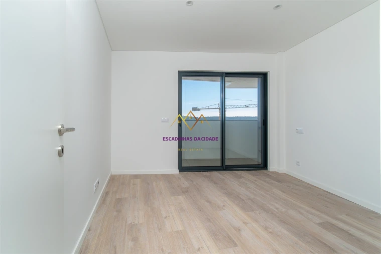 Apartamento T2 para Venda em Carnaxide e Queijas Foto 23