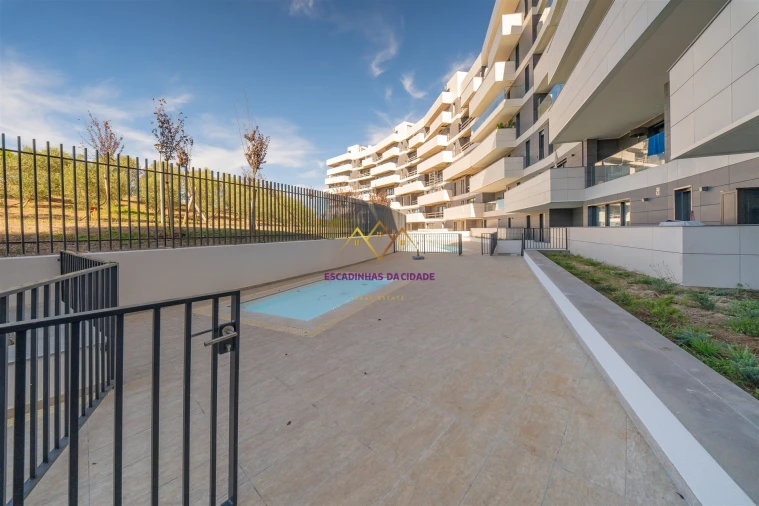 Apartamento T2 para Venda em Carnaxide e Queijas Foto 25