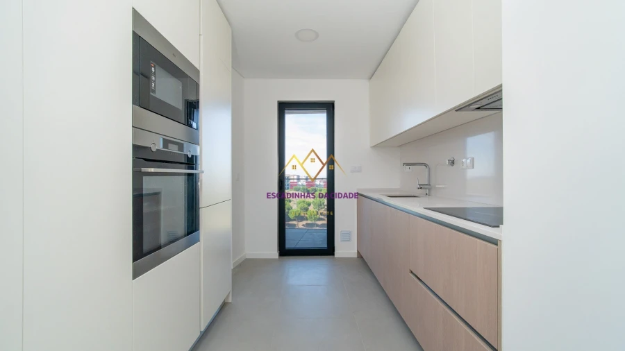 Apartamento T2 para Venda em Carnaxide e Queijas