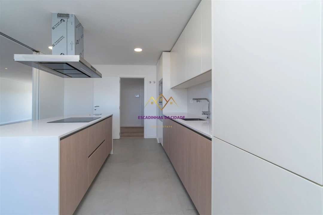Apartamento T5 para Venda em Carnaxide e Queijas Foto 15