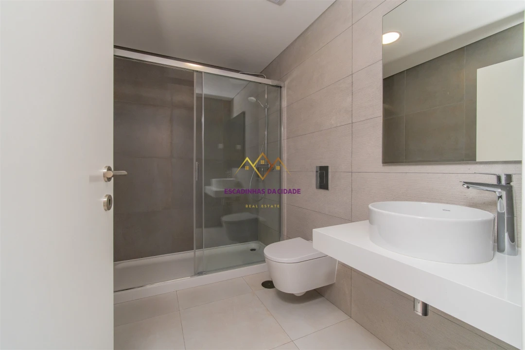 Apartamento T5 para Venda em Carnaxide e Queijas Foto 49