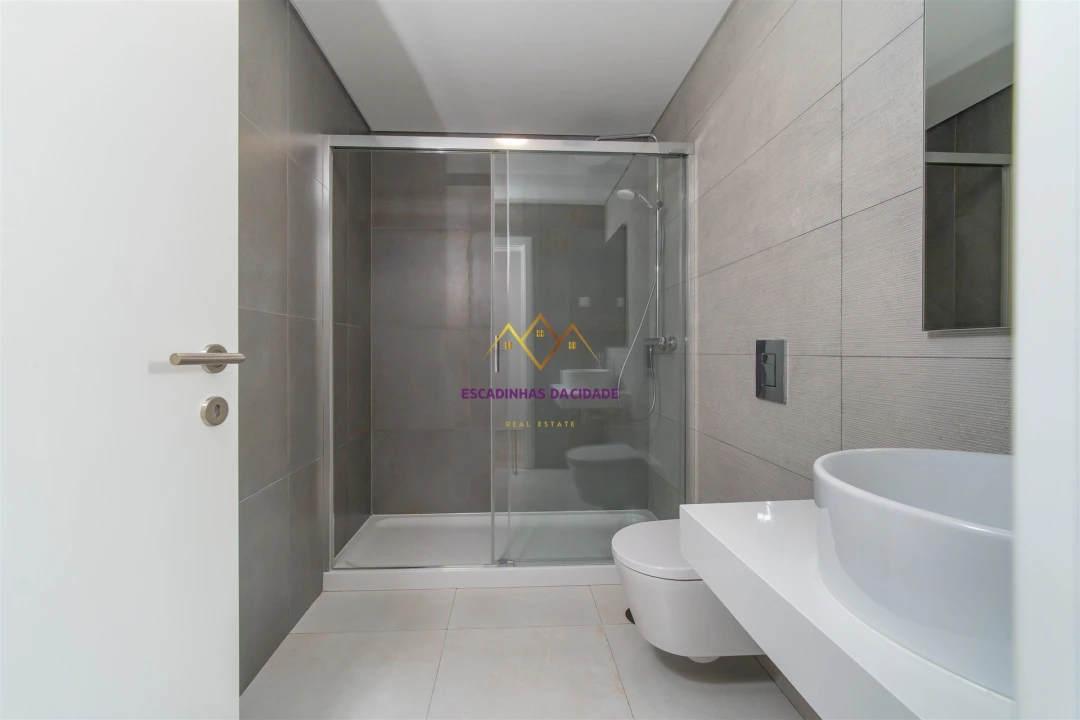 Apartamento T5 para Venda em Carnaxide e Queijas Foto 50