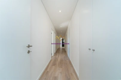 Apartamento T5 para Venda em Carnaxide e Queijas