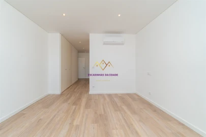 Apartamento T5 para Venda em Carnaxide e Queijas