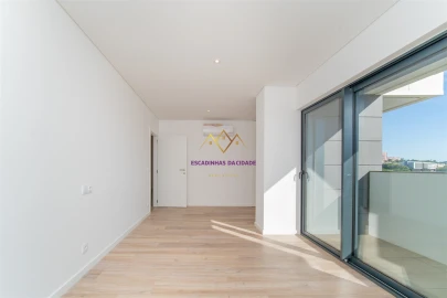 Apartamento T5 para Venda em Carnaxide e Queijas