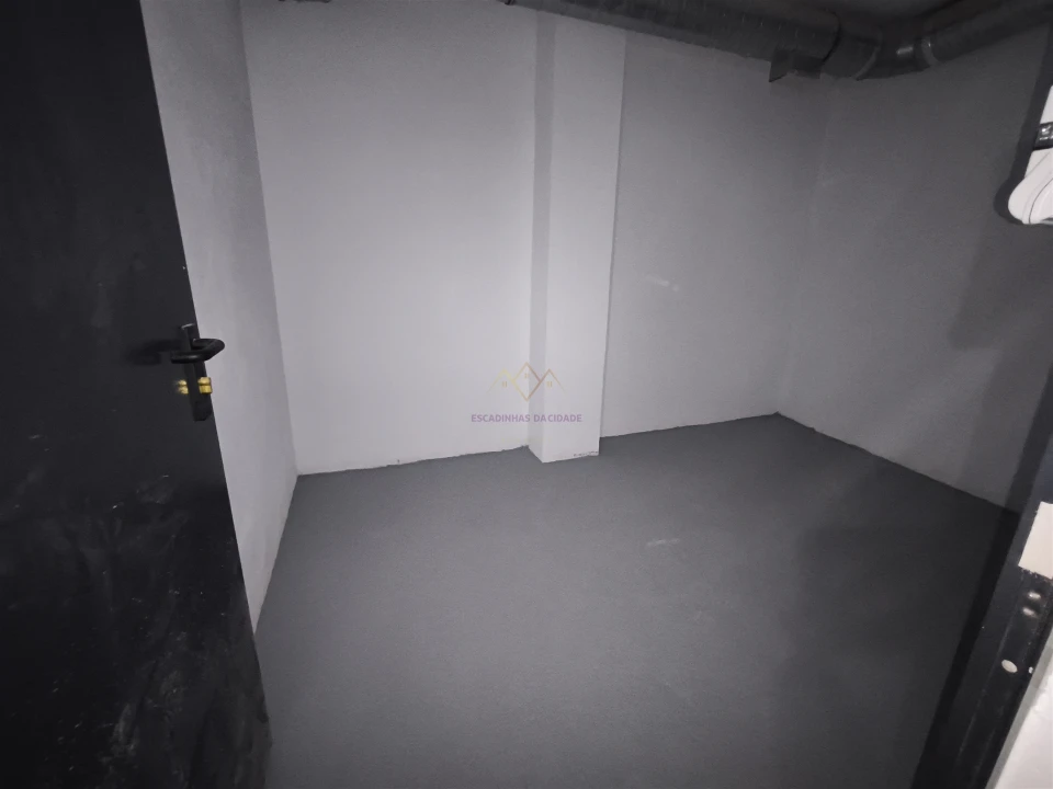 Apartamento T5 para Venda em Carnaxide e Queijas Foto 57