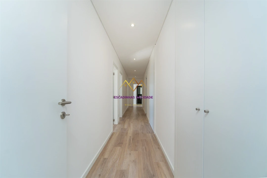 Apartamento T5 para Venda em Carnaxide e Queijas Foto 35