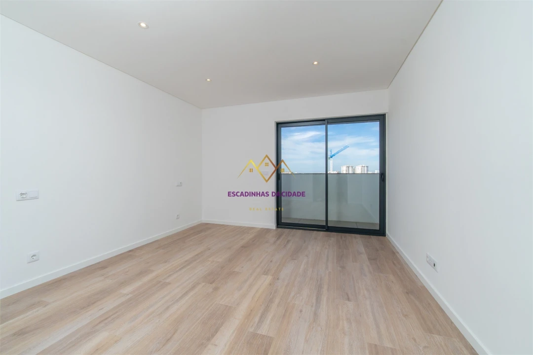 Apartamento T5 para Venda em Carnaxide e Queijas Foto 29