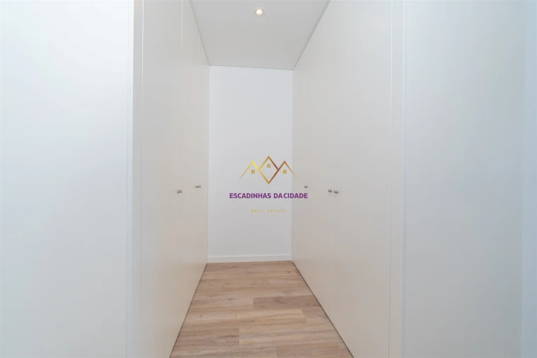 Apartamento T5 para Venda em Carnaxide e Queijas Foto 28