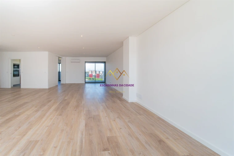 Apartamento T5 para Venda em Carnaxide e Queijas Foto 6