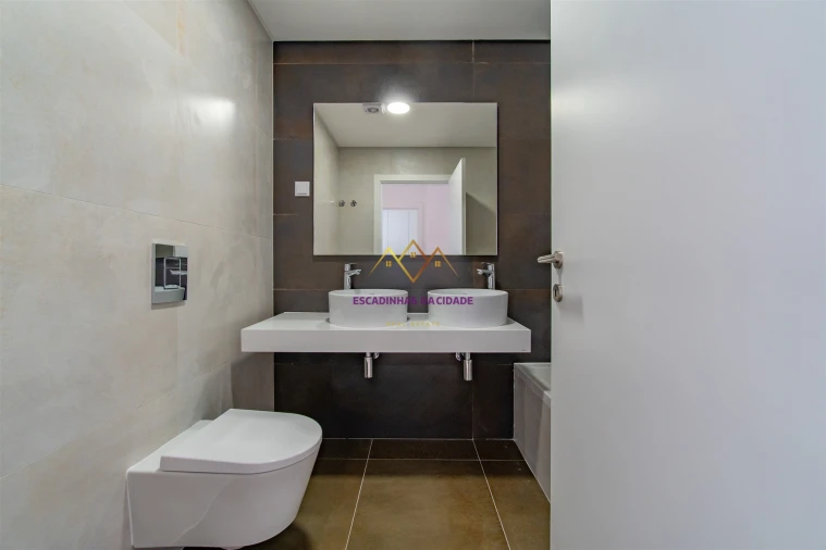 Apartamento T5 para Venda em Carnaxide e Queijas Foto 26