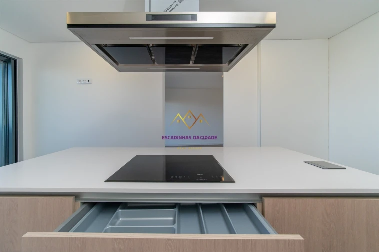 Apartamento T5 para Venda em Carnaxide e Queijas Foto 14