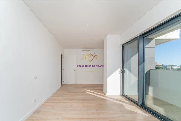Apartamento T5 para Venda em Carnaxide e Queijas Foto 41
