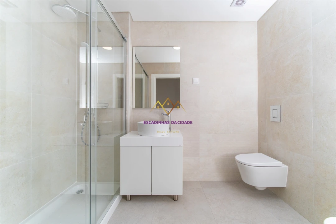 Apartamento T5 para Venda em Carnaxide e Queijas Foto 42