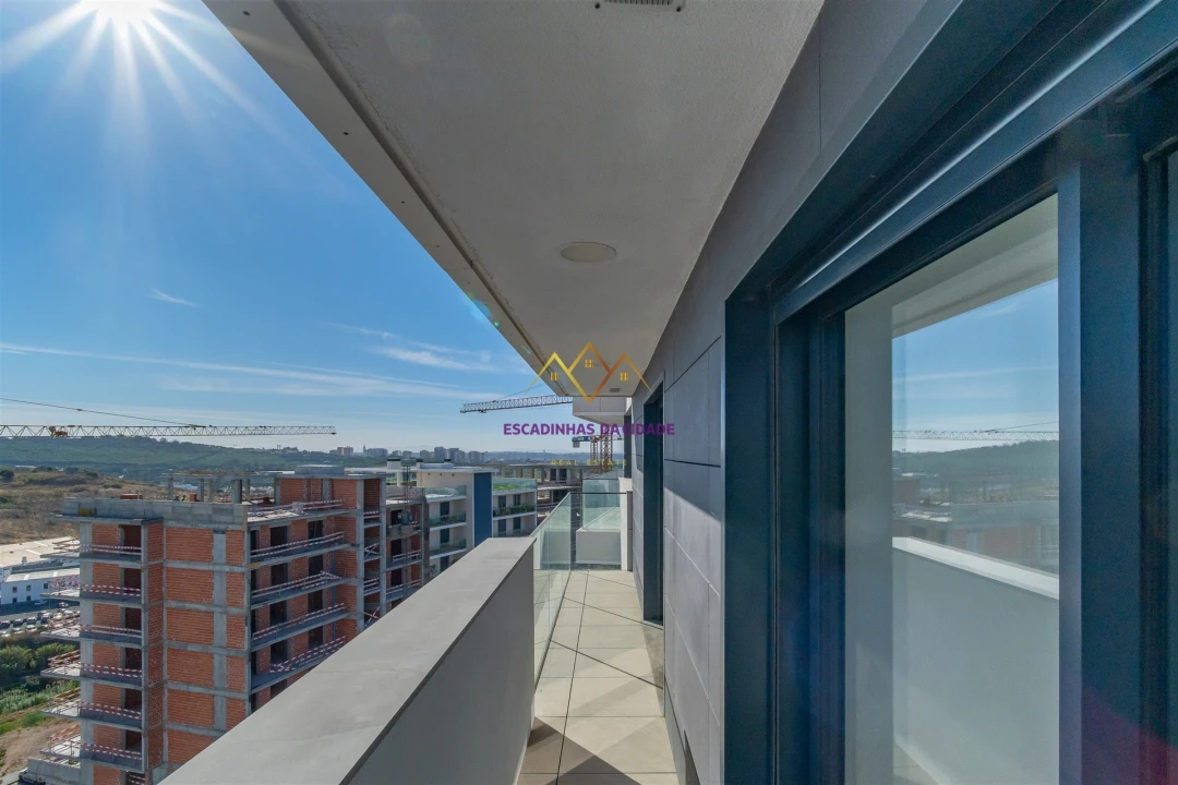 Apartamento T5 para Venda em Carnaxide e Queijas Foto 22