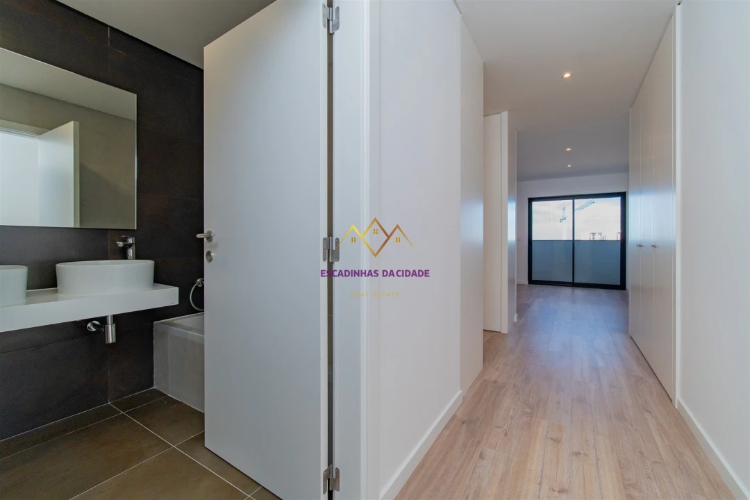 Apartamento T5 para Venda em Carnaxide e Queijas Foto 23