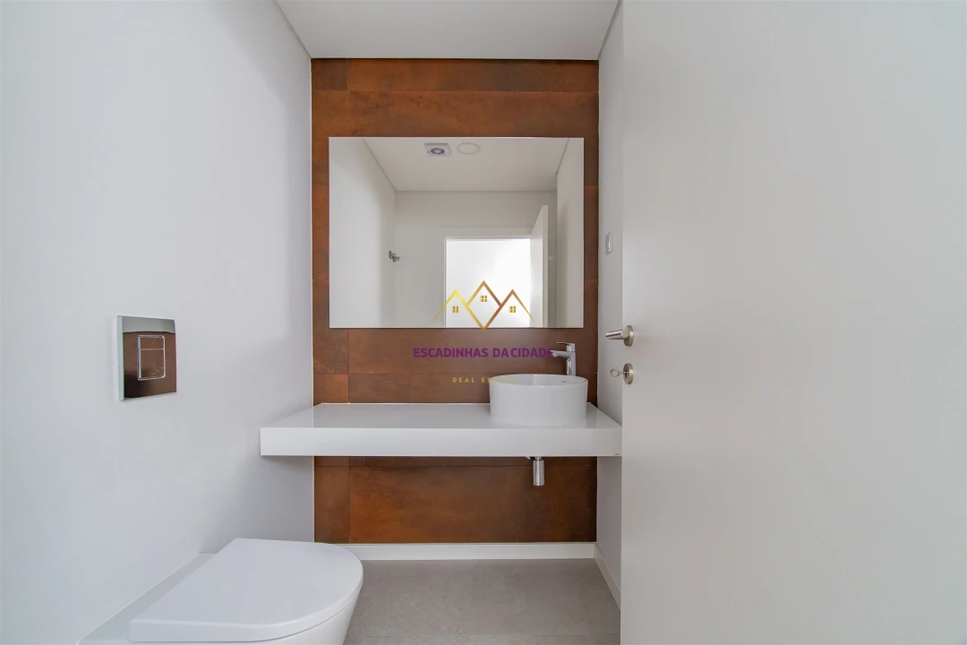 Apartamento T5 para Venda em Carnaxide e Queijas Foto 34