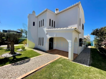 Moradia T5 para Venda em Guia