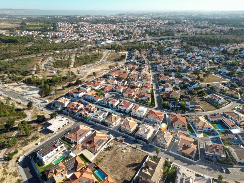 Moradia T5 para Venda em Amora Foto 6
